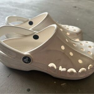 Crocs women’s Classic Clog - White